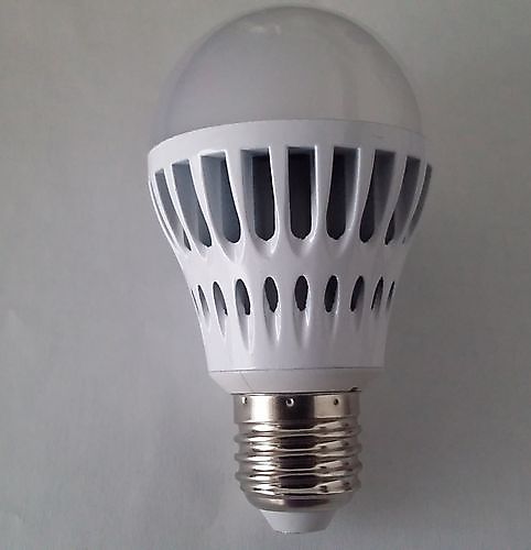 60 Watt gloeilamp in led G60-230-14SMD-E27