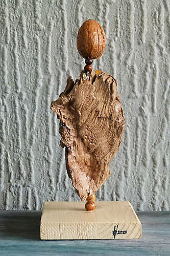 Sculpture Lady in Bronze