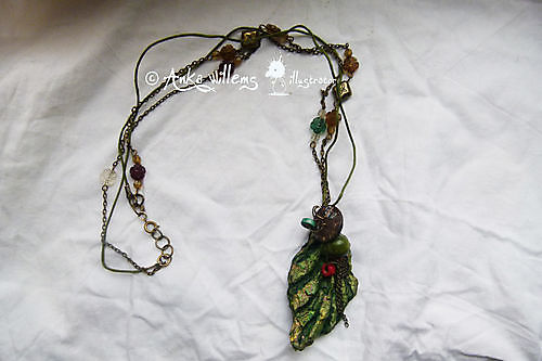 Pendant Leaf with beads