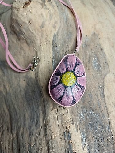 Happy Stone Pendant Flower