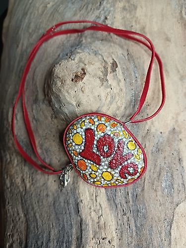 Happy Stone Pendant Love