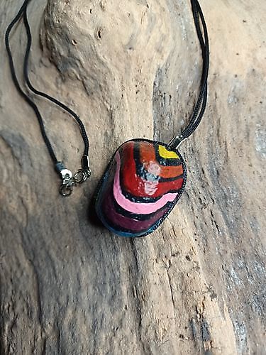 Happy Stone Pendant Rainbow