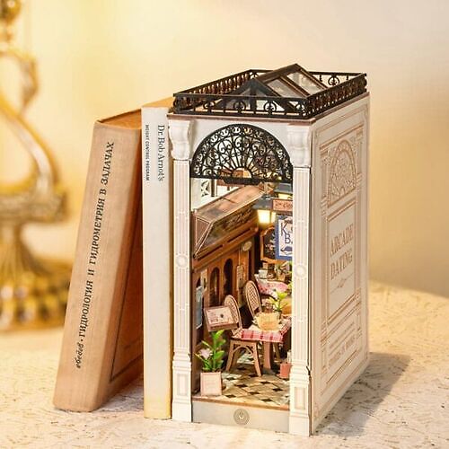 DIY Book Nook, Arcade Dating